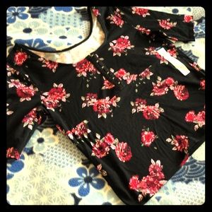 Floral crop scoop neck with 1/2 button top